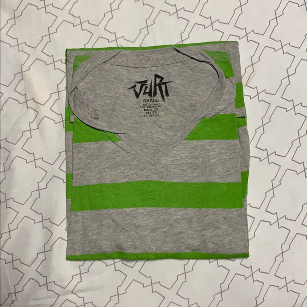 Tee shirt